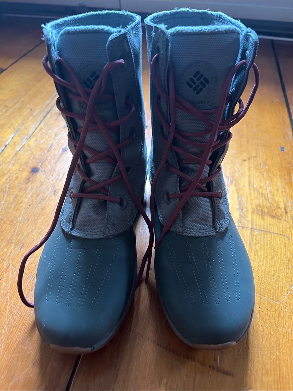Columbia Teal Winter Lace-Up Boots with Burgundy Laces